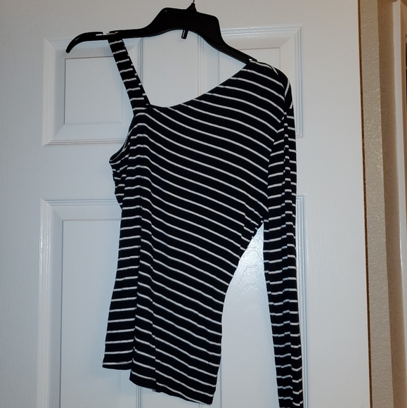 Used top 🌞 - Picture 2 of 2